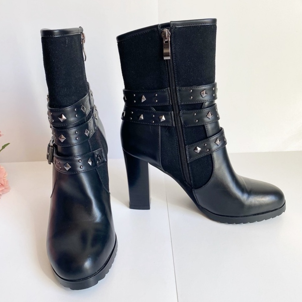 Milwaukee Performance Black Leather Triple Strap Round Toe Block Heel Boots
